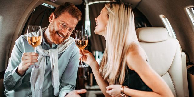 Γιατί δεν λύνεται το πρόβλημα με τους μεθυσμένους επιβάτες στα αεροπλάνα