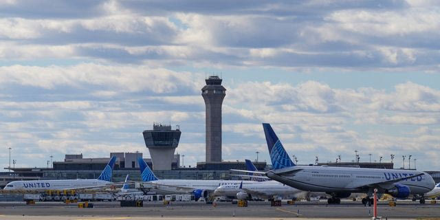 Περικοπές στις πτήσεις στις ΗΠΑ λόγω shutdown