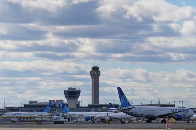 Περικοπές στις πτήσεις στις ΗΠΑ λόγω shutdown