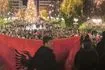 Αλβανοί που ζουν και εργάζονται στην Ελλάδα γιόρτασαν χθες την εθνική τους γιορτή στο Σύνταγμα