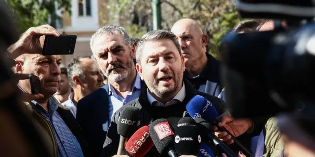 Ο Πρόεδρος του ΠΑΣΟΚ-Κινήματος Αλλαγής Νίκος Ανδρουλάκης και στελέχη του κόμματος στο πανελλαδικό συλλαλητήριο αγροτών και κτηνοτρόφων στην Αθήνα