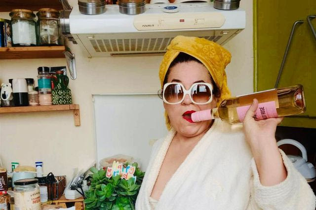 Μοτίβο-ένα καμπαρέ δωματίου σε σύλληψη-Σκηνοθεσία Αννίτας Καπουσίζη