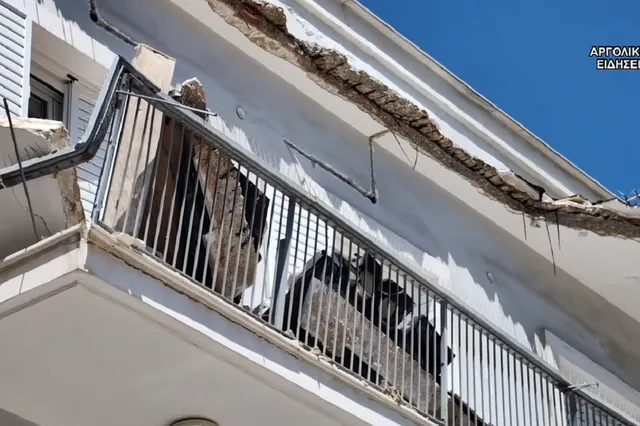 Άργος: Κατέρρευσε τμήμα μπαλκονιού – Τραυματίστηκε μια 50χρονη