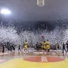 Άρης Betsson – ΠΑΟΚ: Όμορφη ατμόσφαιρα στο Αλεξάνδρειο και χαμός από λευκά χαρτάκια