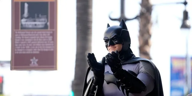 Άνδρας ντυμένος Μπάτμαν