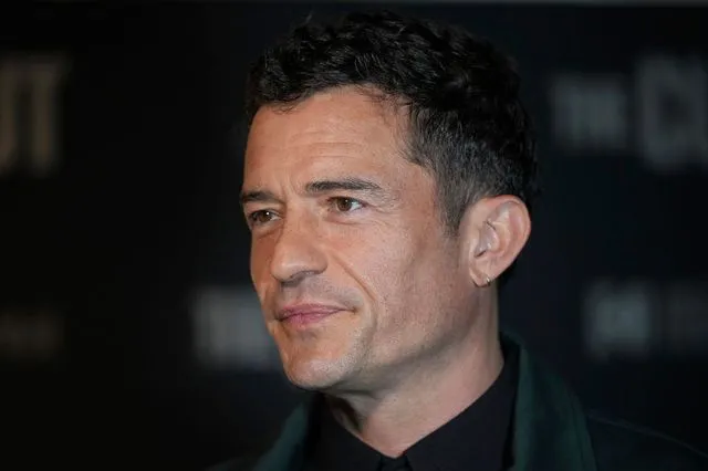 Ορλάντο Μπλουμ: Το Halloween αγκαλιά με γυναίκα ντυμένη… Κέιτι Πέρι