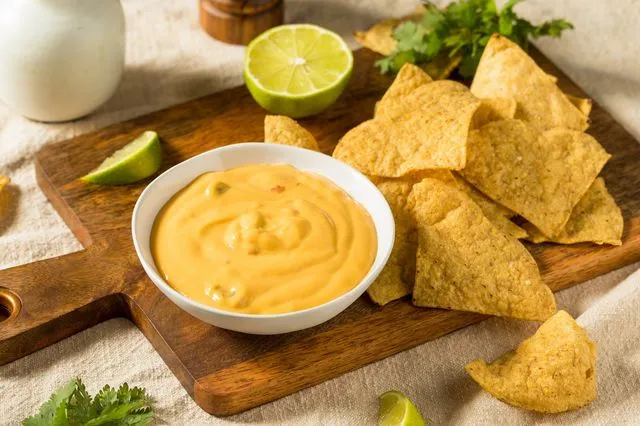 Ειδικοί αποκαλύπτουν πώς να τρως πατατάκια και να γλιτώνεις το 77% των θερμίδων