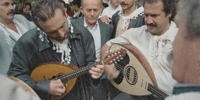 “Ίντα θέλουν στην Αθήνα; Να πυροβολάμε σκόπιμα;” – Όταν ψηφίστηκε ο νόμος για τα όπλα