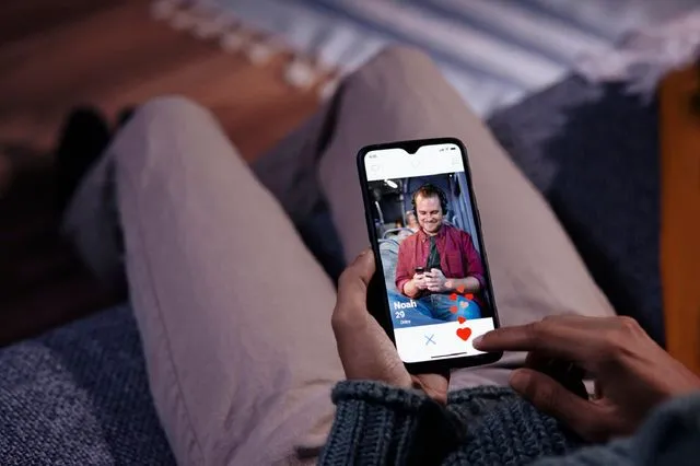 Η Apple υπέκυψε και κατέβασε τις δημοφιλέστερες gay εφαρμογές της Κίνας