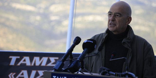 Δένδιας: Οι Ένοπλες Δυνάμεις έχουν μπει στη νέα εποχή “και με τα δύο πόδια”