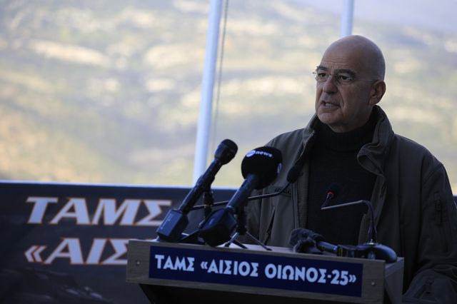 Δένδιας: Οι Ένοπλες Δυνάμεις έχουν μπει στη νέα εποχή “και με τα δύο πόδια”