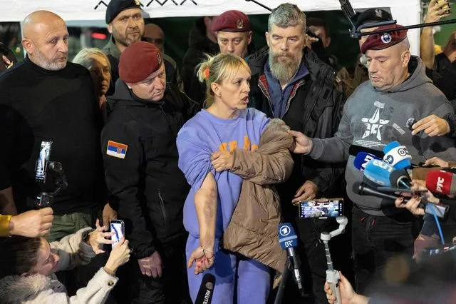 H Ντίανα Χρκα, μητέρα θύματος της τραγωδίας στο Νόβι Σαντ