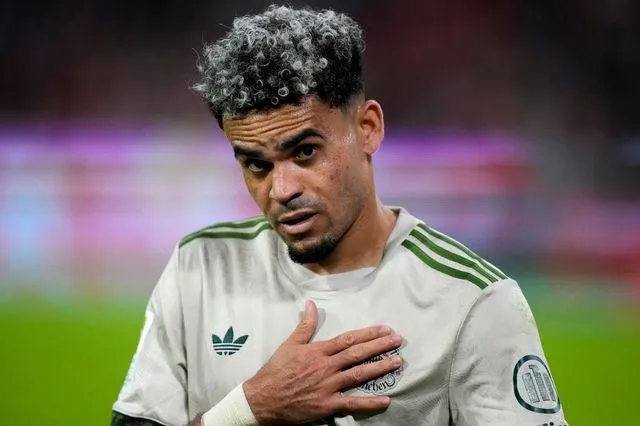 Μπάγερν – Παρί Σεν Ζερμέν: Η UEFA τιμώρησε με τρεις αγωνιστικές τον Ντίας για το σκληρό φάουλ στον Χακίμι