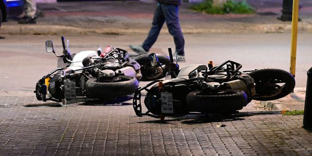 Επιχείρηση της αστυνομίας σε εξέλιξη για τον εντοπισμό τεσσάρων δραστών που τραυμάτισαν αστυνομικούς