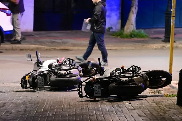 Επιχείρηση της αστυνομίας σε εξέλιξη για τον εντοπισμό τεσσάρων δραστών που τραυμάτισαν αστυνομικούς