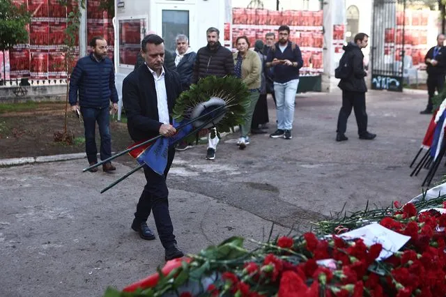 Ο Χάρης Δούκας κατέθεσε στεφάνι στο Πολυτεχνείο – “Παλεύουμε για μια πόλη δίκαιη”