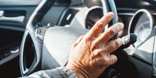 Νεκρή στο Παγκράτι, 84χρονος στο τιμόνι στη χώρα του “ζούμε από τύχη”