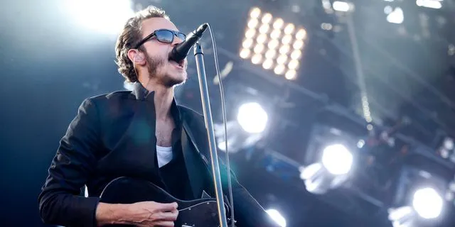 O Tom Smith των Editors