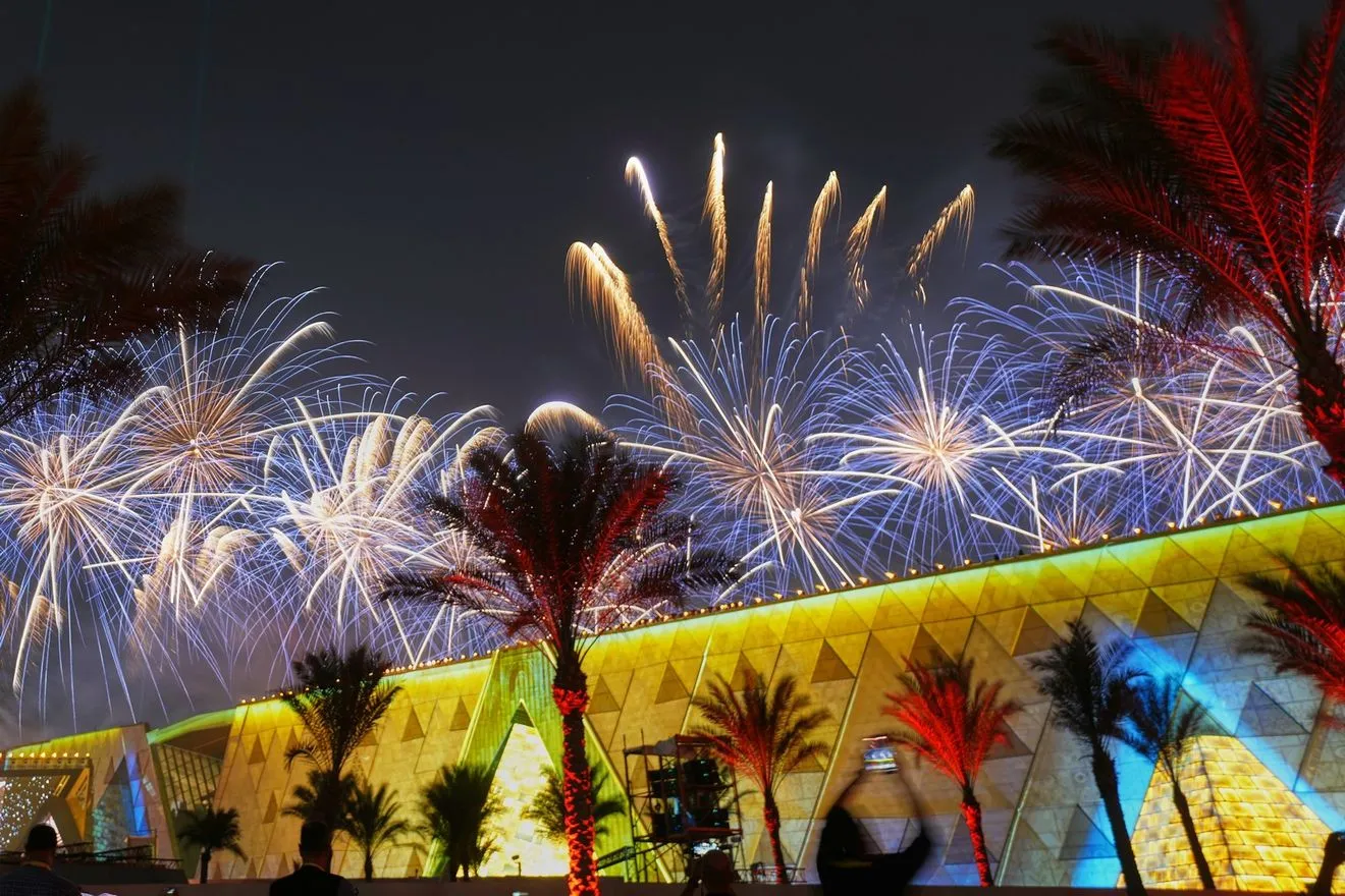 Εγκαινιάστηκε το Μεγάλο Αιγυπτιακό Μουσείο – Η λαμπερή τελετή