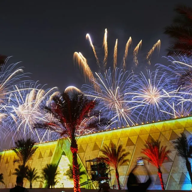 Εγκαινιάστηκε το Μεγάλο Αιγυπτιακό Μουσείο – Η λαμπερή τελετή