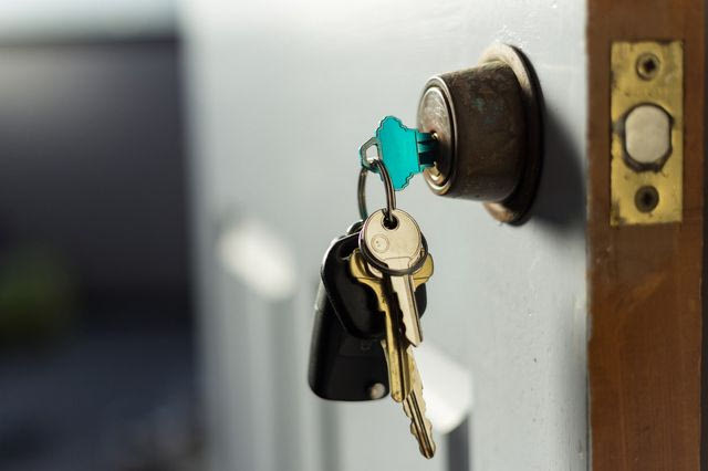 Κλειστά σπίτια: Ιδιοκτήτες εξηγούν γιατί δεν τα ανοίγουν