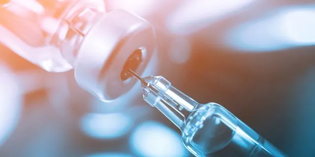 Πώς να γλιτώσεις τις παρενέργειες του εμβολίου γρίπης που φέτος είναι μονόδρομος