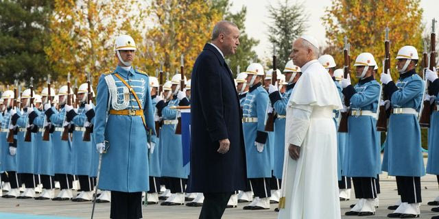 Ιστορική επίσκεψη του Πάπα Λέων ΙΔ’ στην Τουρκία