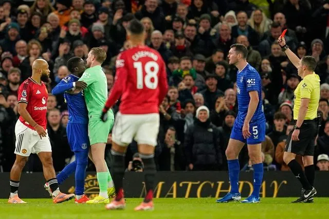 Ο Γκέιγ είδε κόκκινη κάρτα γιατί χαστούκισε συμπαίκτη του