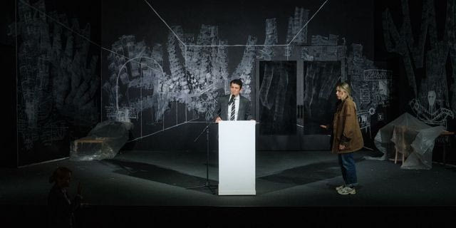 Ο Εχθρός του Λαού