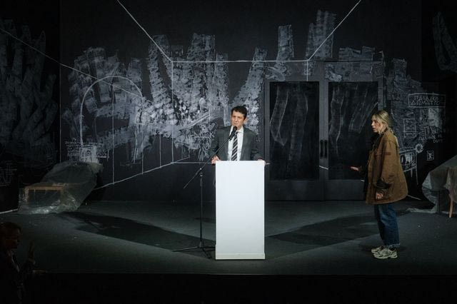 Ο Εχθρός του Λαού