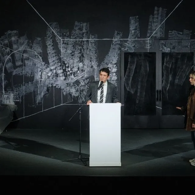 Ο Εχθρός του Λαού