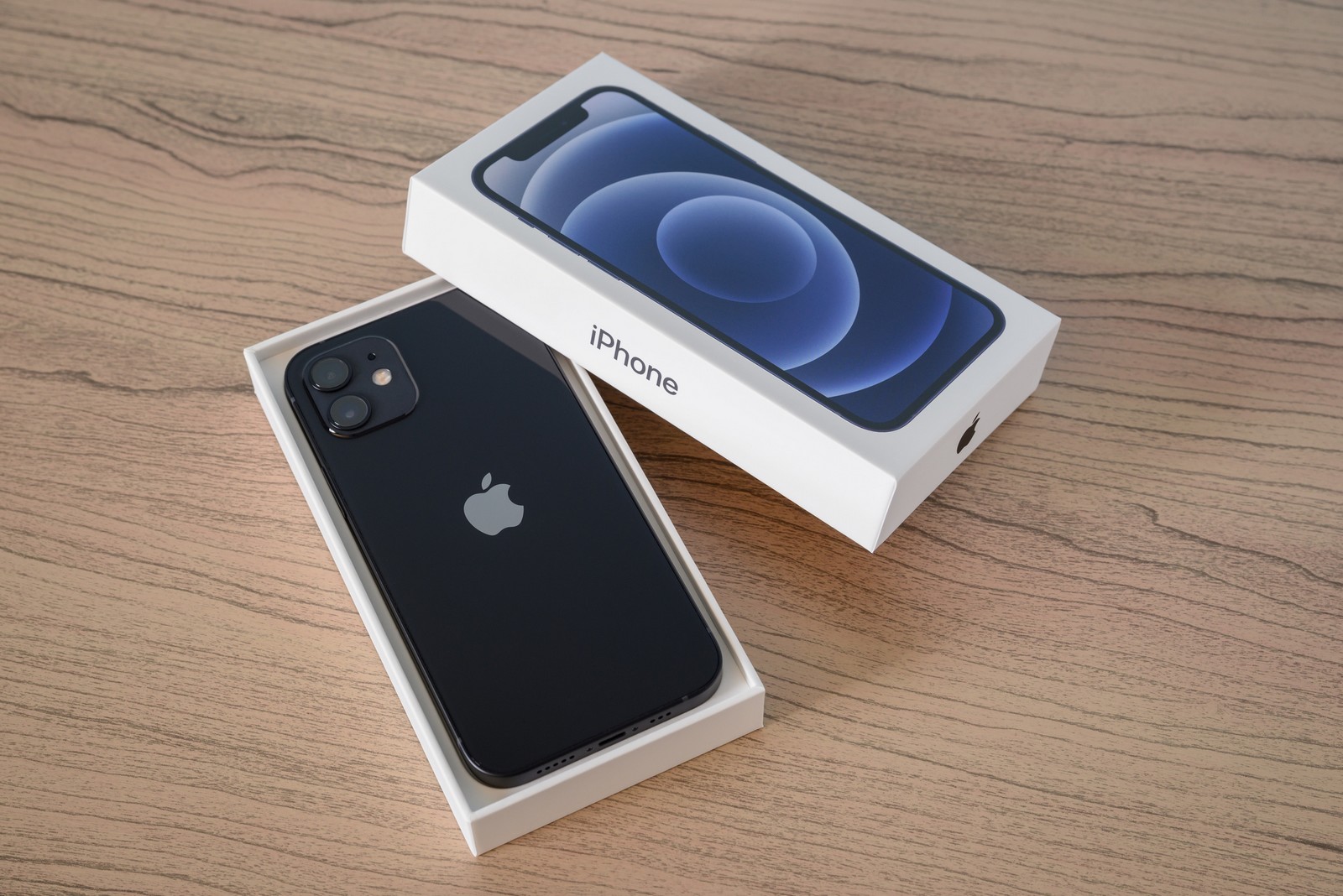 Γιατί η Apple θέλει να… νοικιάσεις το iPhone σου