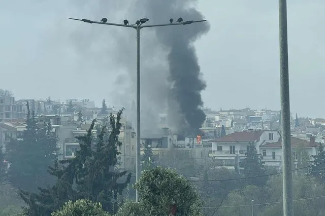 Θεσσαλονίκη: Φωτιά ξέσπασε σε διαμέρισμα  – Απεγκλωβίστηκε μία γυναίκα