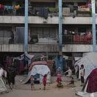 Παιδιά στην ισοπεδωμένη από τους ισραηλινούς βομβαρδισμούς Γάζα