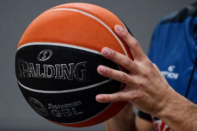 Μήνυση της ΕΟΚ σε προπονητή της Stoiximan GBL για δυσφημιστικές αναφορές