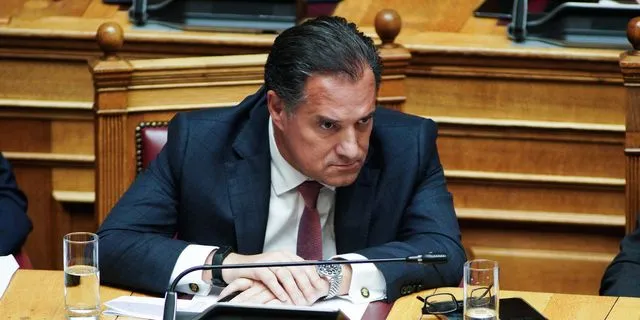 Ο Άδωνις Γεωργιάδης στα έδρανα της Βουλής