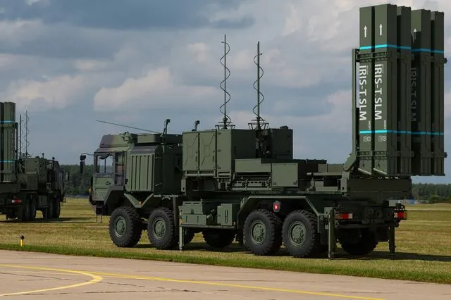 Γερμανία: Η Bundestag εξετάζει εξοπλιστικά άνω των 3 δισ. ευρώ