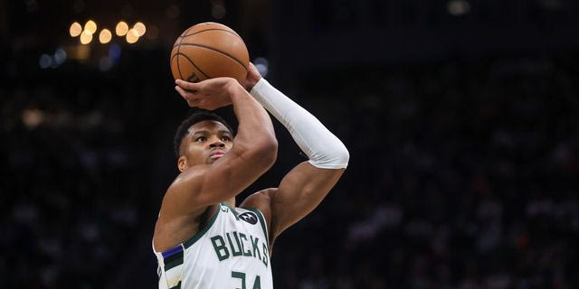 Αντετοκούνμπο: Δεν παίξαμε έξυπνα, διάβασαν καλύτερα το παιχνίδι