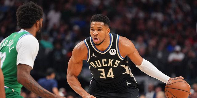 Μάβερικς – Μπακς 114-116: Ο Αντετοκούνμπο άντεξε και σίγησε το Ντάλας