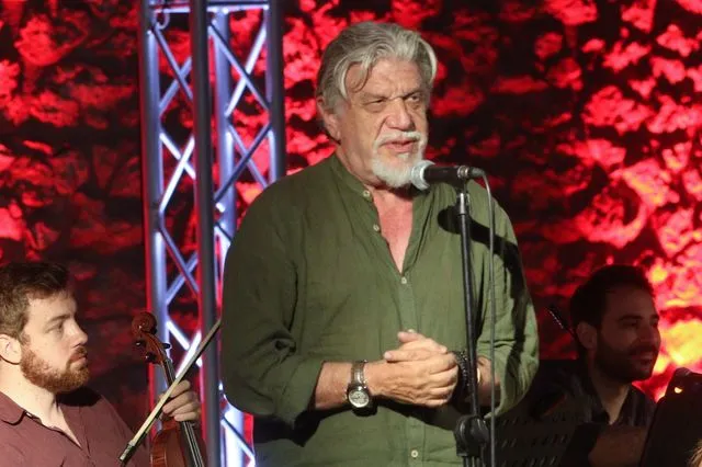 Γιάννης Βούρος