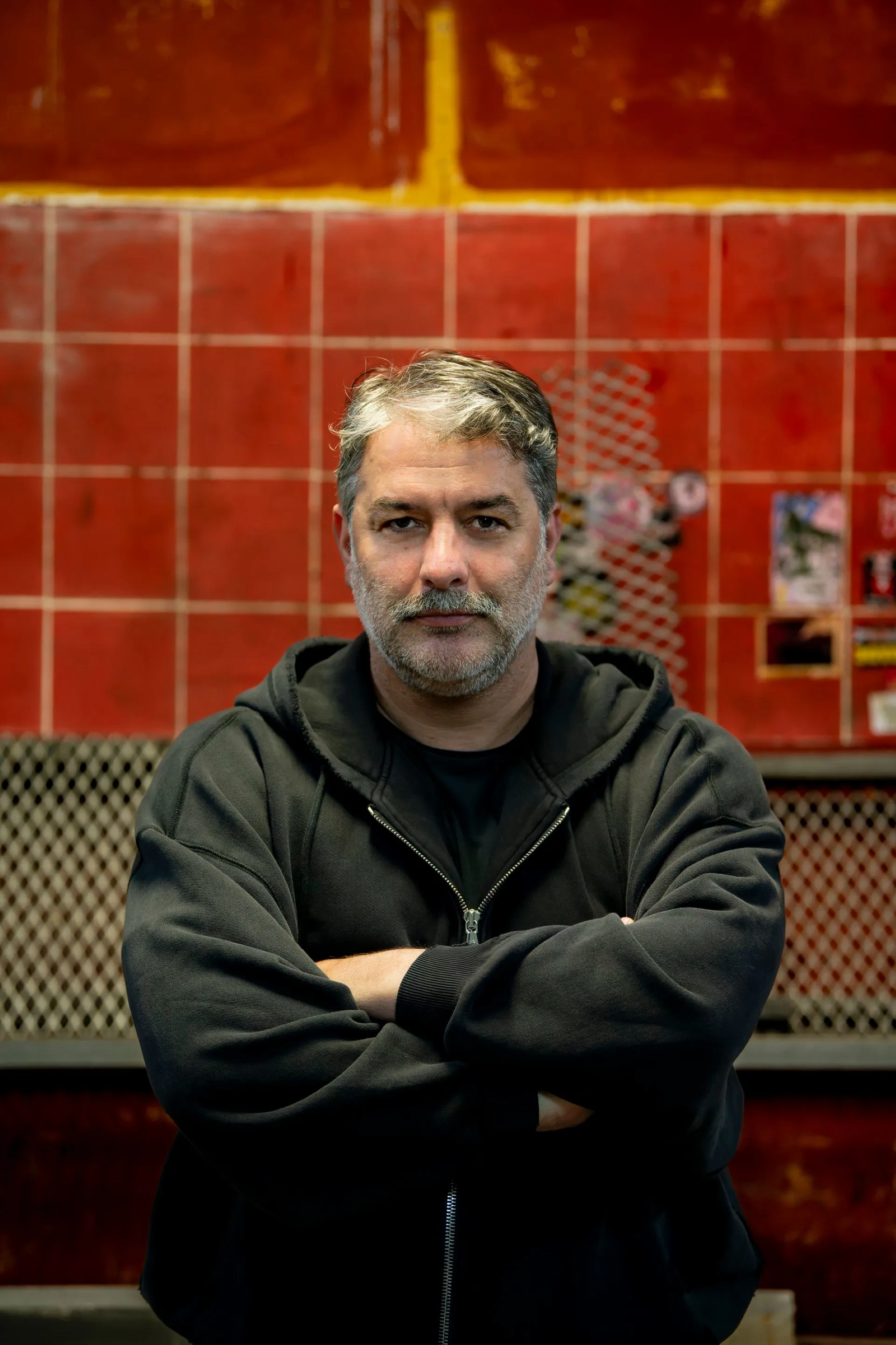 Ο Βασίλης Μπισμπίκης