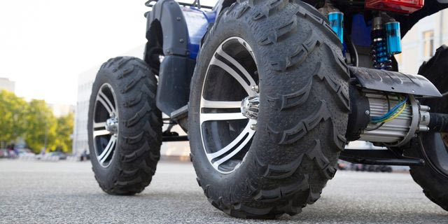 Ανατροπή με τον θάνατο του 4χρονου στην Αχαΐα: “Πέσαμε από τη γουρούνα”