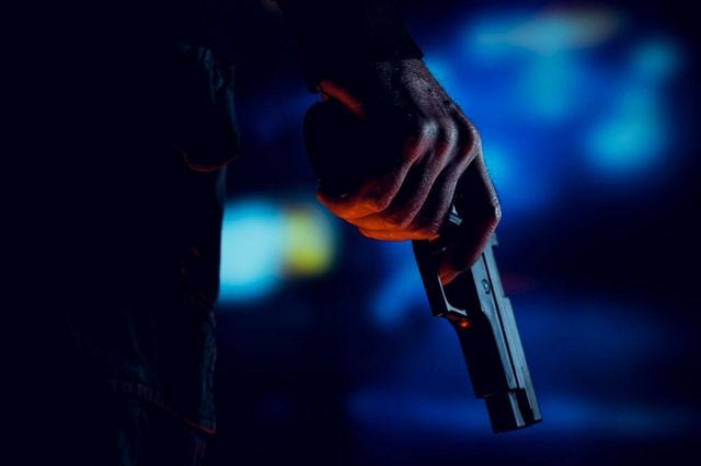 Σοκ στην Premier League: Γνωστός ατζέντης απείλησε με όπλο 20χρονο ποδοσφαιριστή