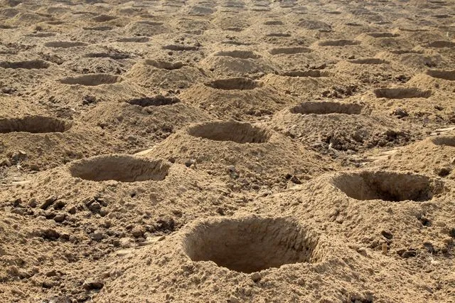 Τρύπες στο έδαφος