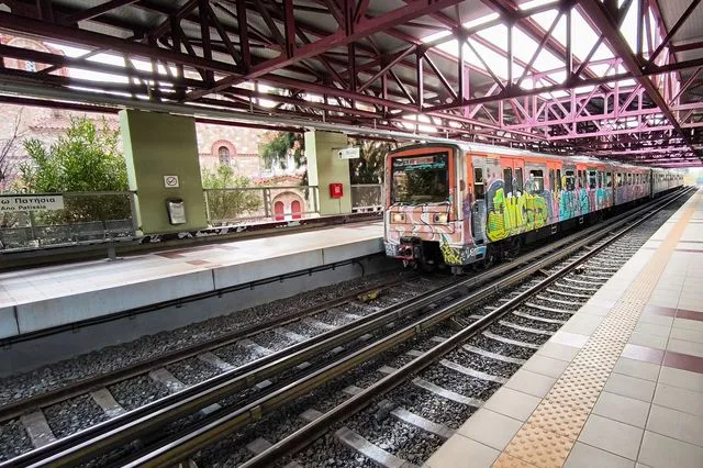 Στιγμιότυπο από σταθμό του ΗΣΑΠ