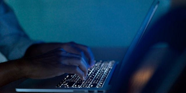 Ισπανία: Επέβαλε πρόστιμο για κοινοποίηση AI φωτογραφιών σεξουαλικού περιεχομένου ανηλίκων