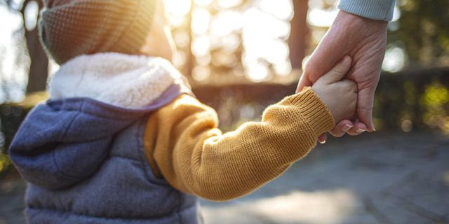 Η ακτινογραφία των υιοθεσιών στην Ελλάδα – Τα στοιχεία της ΕΛΣΤΑΤ