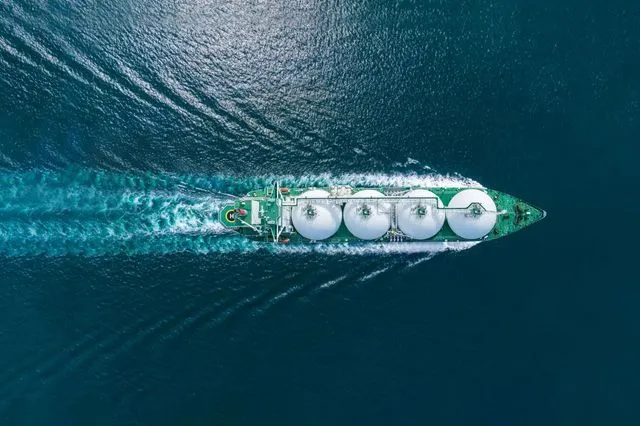 ΔΕΠΑ και AKTOR ανοίγουν το χορό της μαζικής εισαγωγής αμερικανικού αερίου