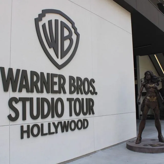 Δημοπρατείται η Warner Bros. Discovery: Paramount και Netflix μεταξύ των ενδιαφερόμενων αγοραστών