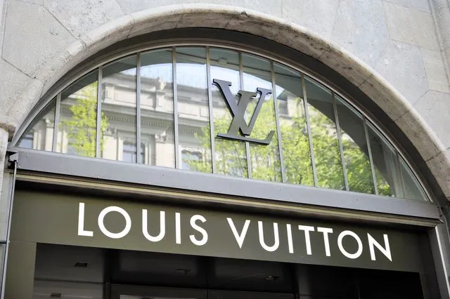 Ρώμη: Κινηματογραφική ληστεία σε κατάστημα της Louis Vuitton με λεία εκατοντάδων χιλιάδων ευρώ